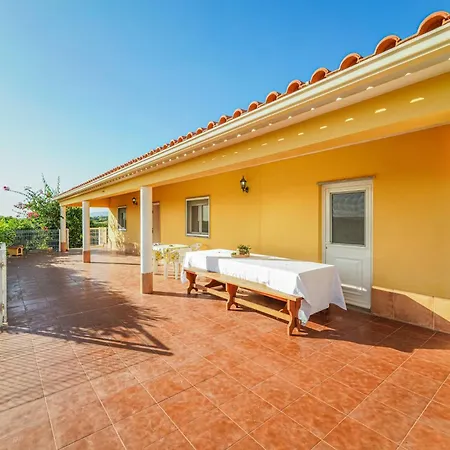 Orange House By Mtphomes Vila